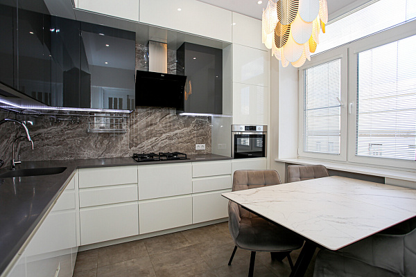 Квартира 3-комн., 85 м²