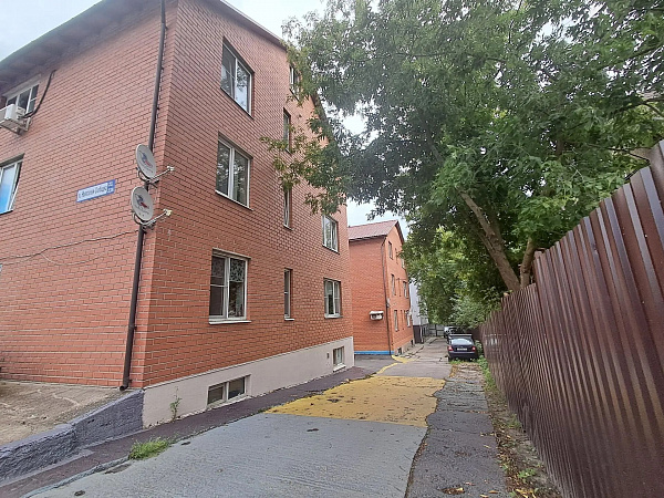 Квартира 3-комн., 60 м²