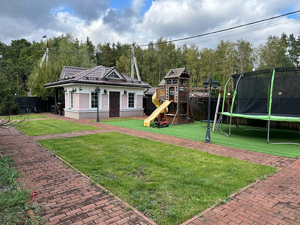 Дом 200 м²